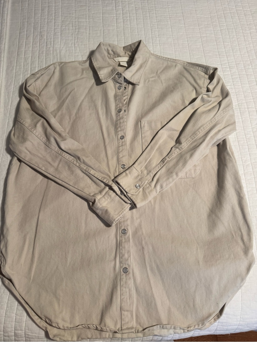 Casual Button-Up Shirt in Light Beige